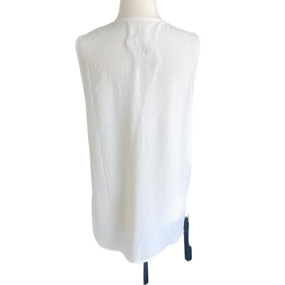 Entro NWT Ivory Venus Sleeveless V Neck Top Medium - Picture 5 of 11
